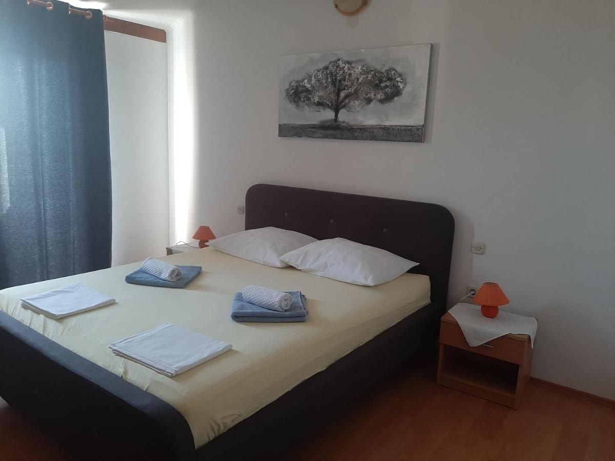 Apartments Donadic I, Caska โนวาลยา ภายนอก รูปภาพ